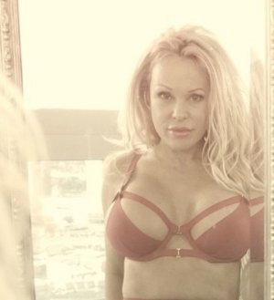 Helianne erotic massage in Warsaw IN and call girls