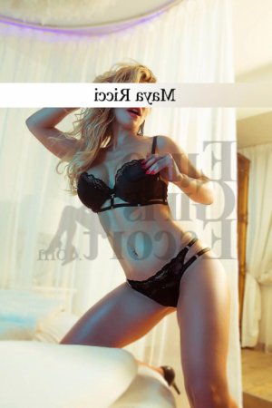 Anne-dorothee escort and massage parlor